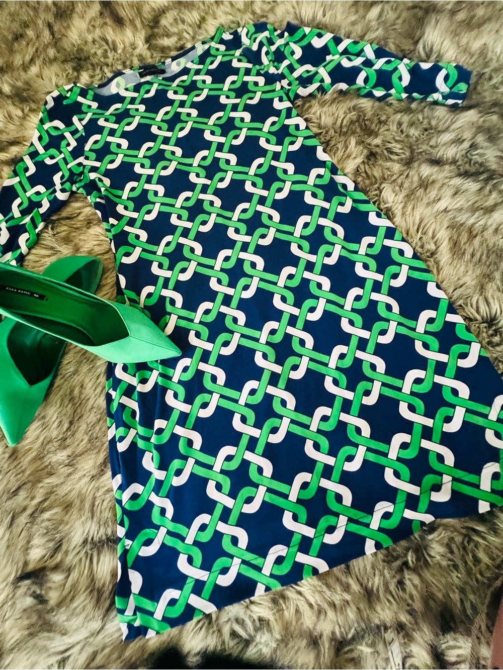 Banana Republic Navy, Green & White Chain-Print Shift Dress
